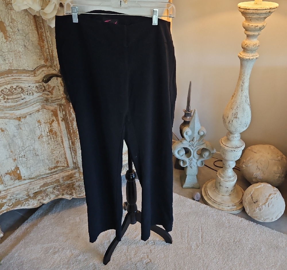torrid Black Wide-Leg Ponte Pants - Picture 4 of 8